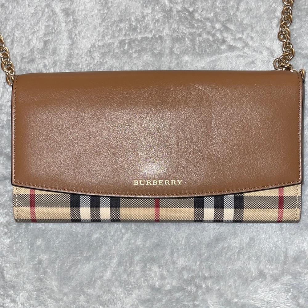 Burberry Wallet on Chain